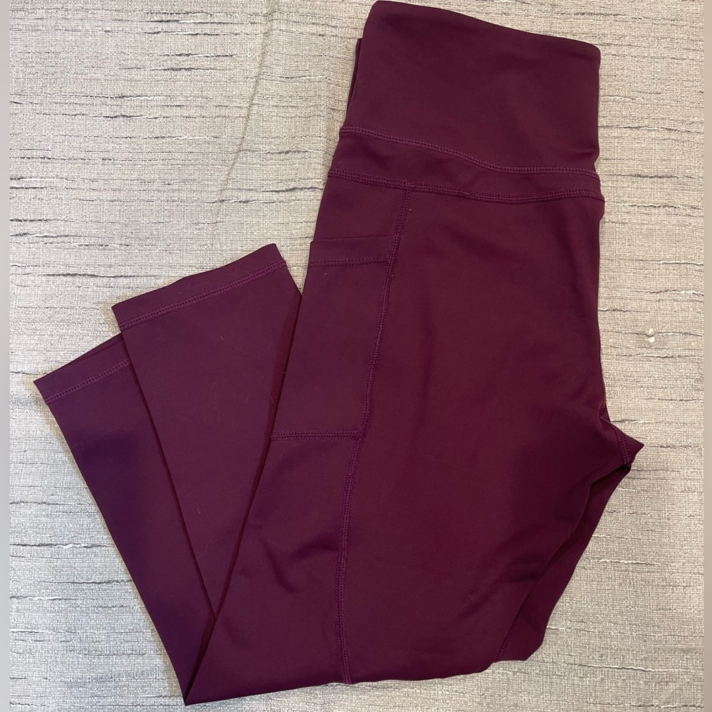 Zyia Size 8-10, Plum Pocket Light N Tight Capris